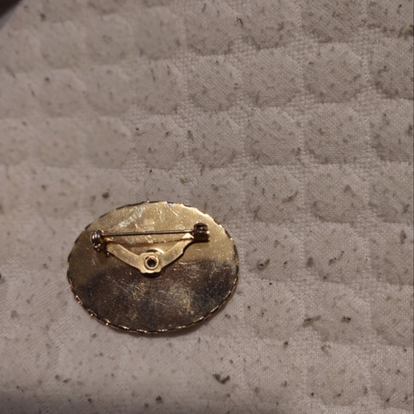 Vintage Hand-Painted Porcelain Floral Broach - Picture 2 of 2